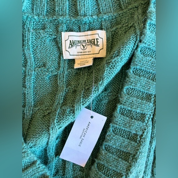 American Eagle Cropped Cable Knit Cardigan Size S - Picture 7 of 9